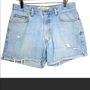 Levi’s Cut Off Jean Shorts